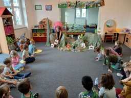 LISTOPAD VE SLUNÍČKU